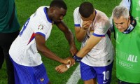 فرنسا-تهزم-النمسا-ببطولة-أوروبا-ومبابي-يخرج-دامي-الوجه